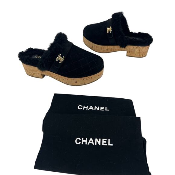 Chanel 21A Black Shearling CC Turn Clasp Quilt Cork Mules - Picture 2 of 14
